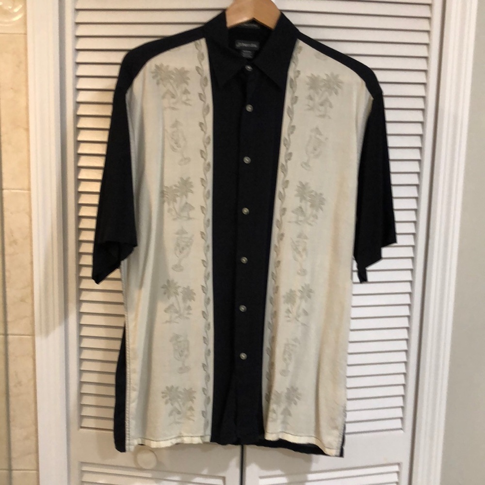 🌺Men’s Button down shirt
